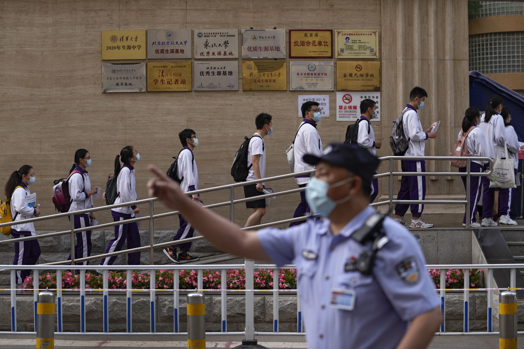 APTOPIX Virus Outbreak China College Entrance Exam